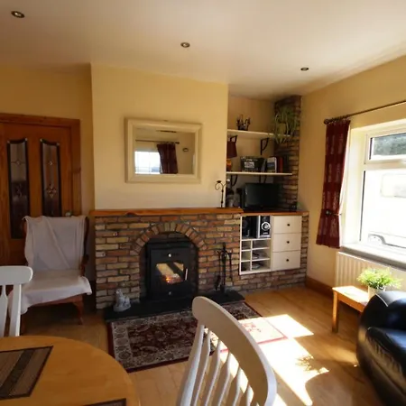 Molly's Cottage, Furbo